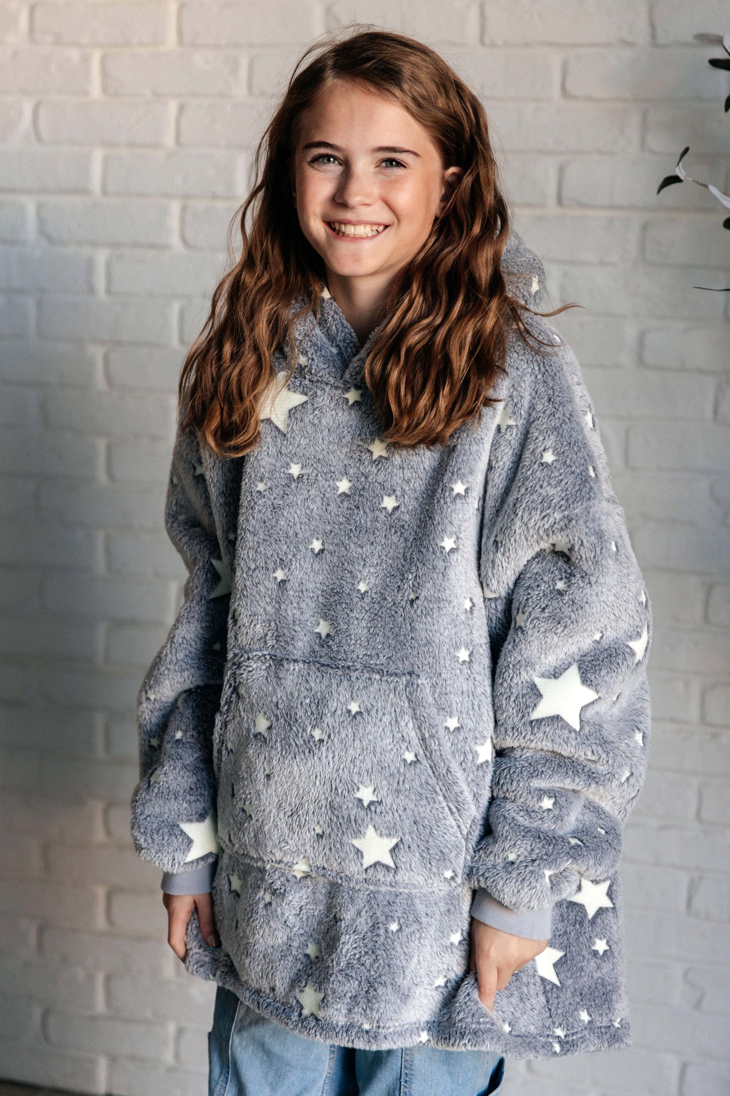 Kids Oversized Hoodie Blanket in Grey Stars